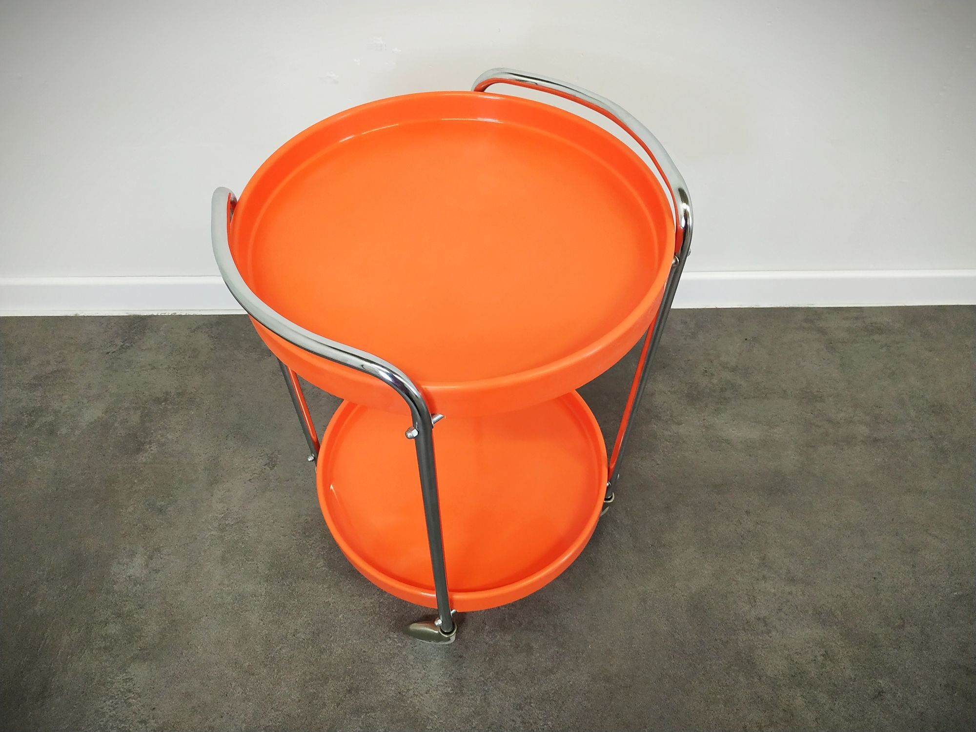 70's wheeled service