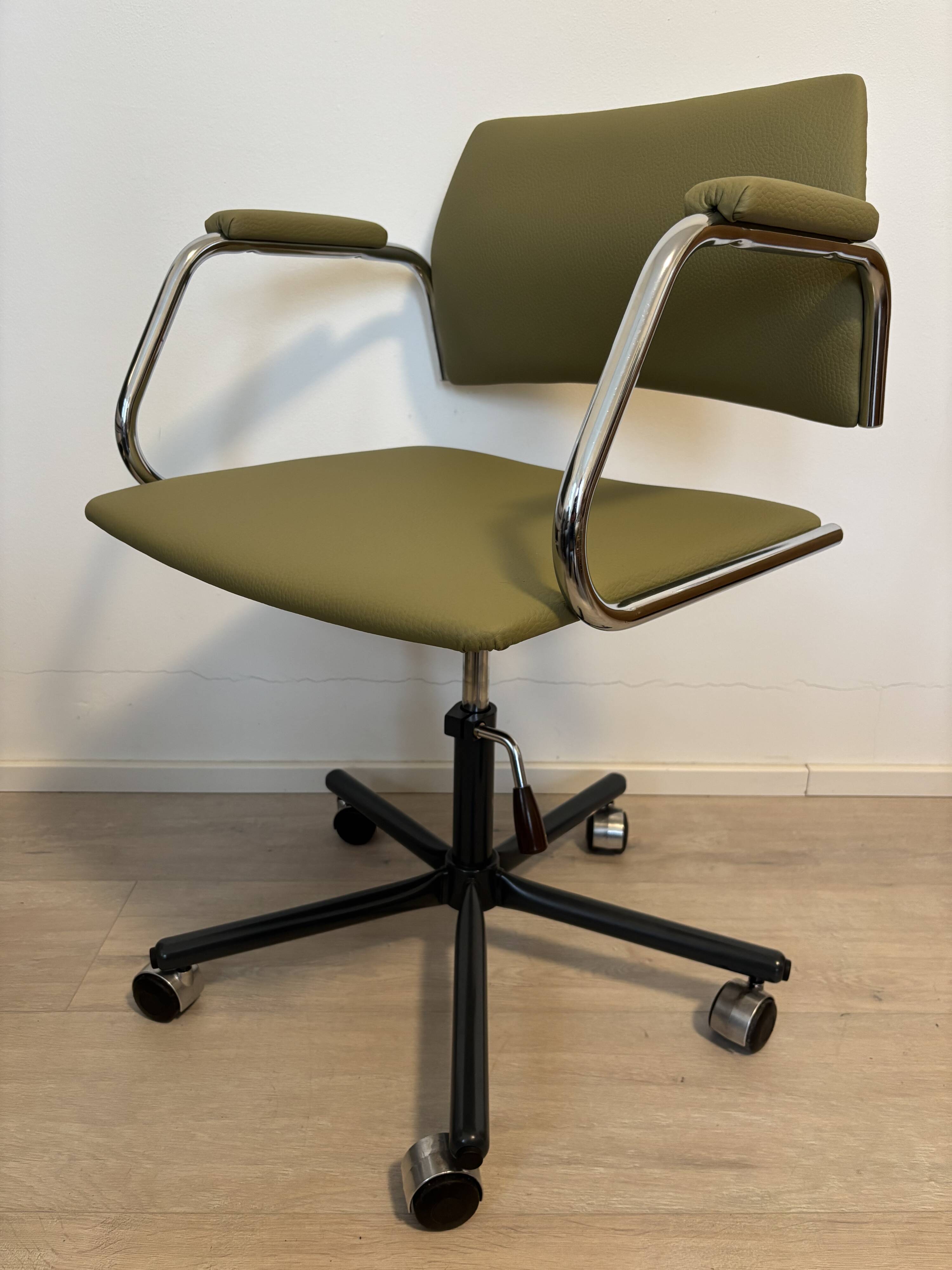 Fully Restored Kovona Office Desk Chair, Czechoslovakia 1970’s