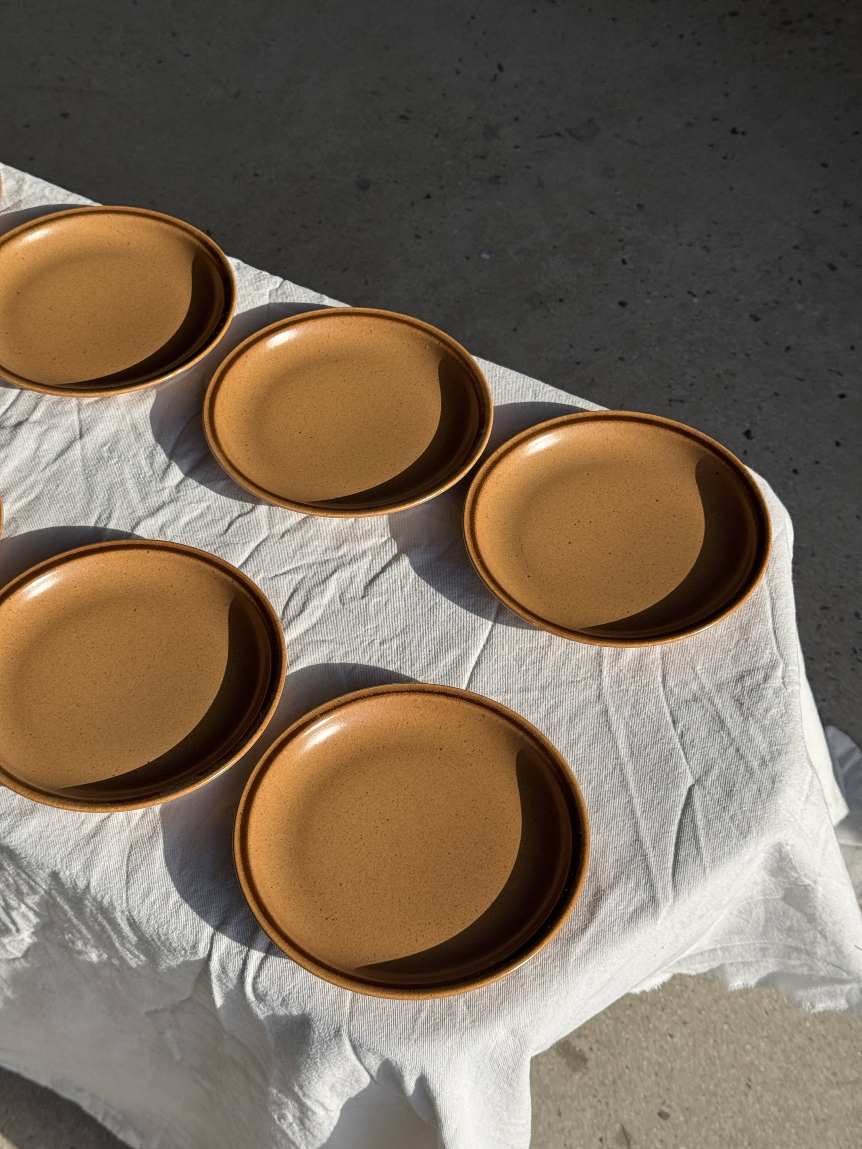 Set of 11 small dessert plates in brown-striped stoneware from Sarreguemines.