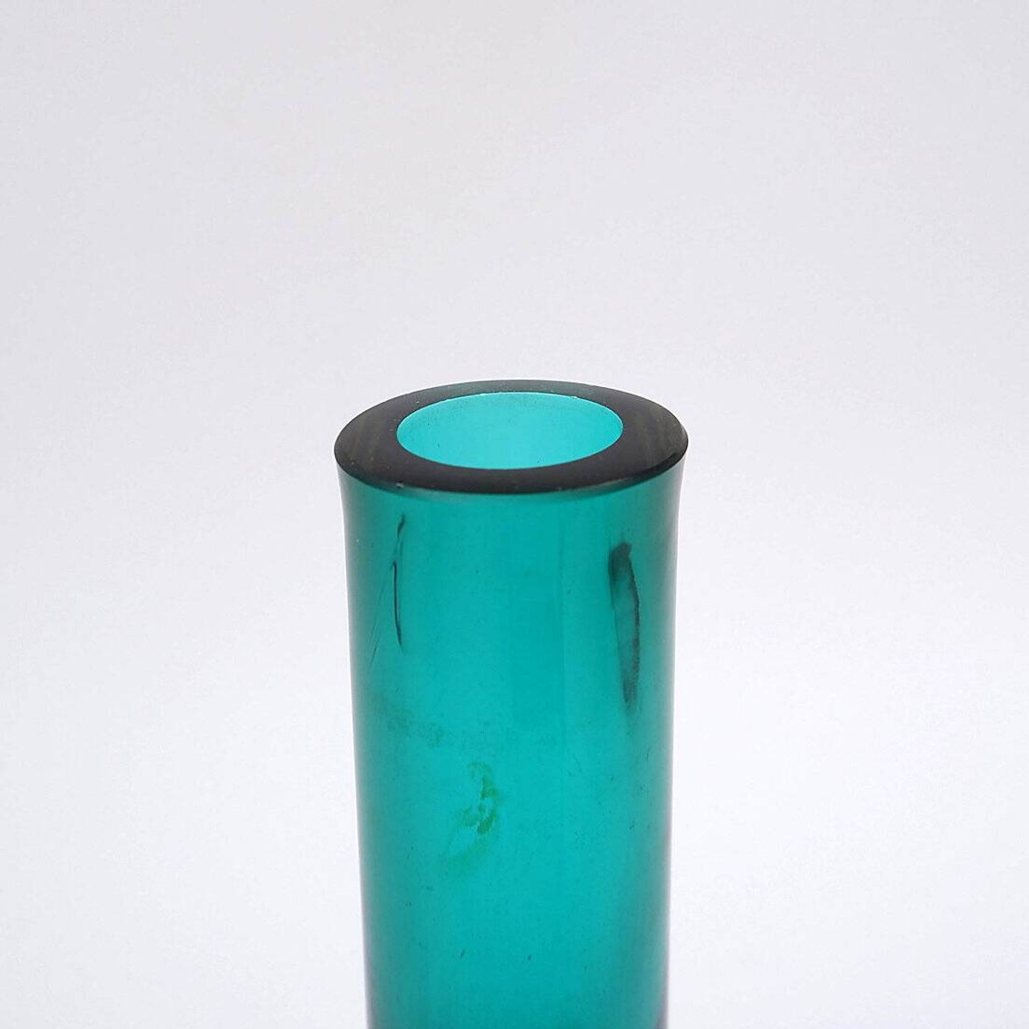 Green Kolben vase by Tamara Aladin Riihimaki for Riihimaen Lasi Oy, Finland
