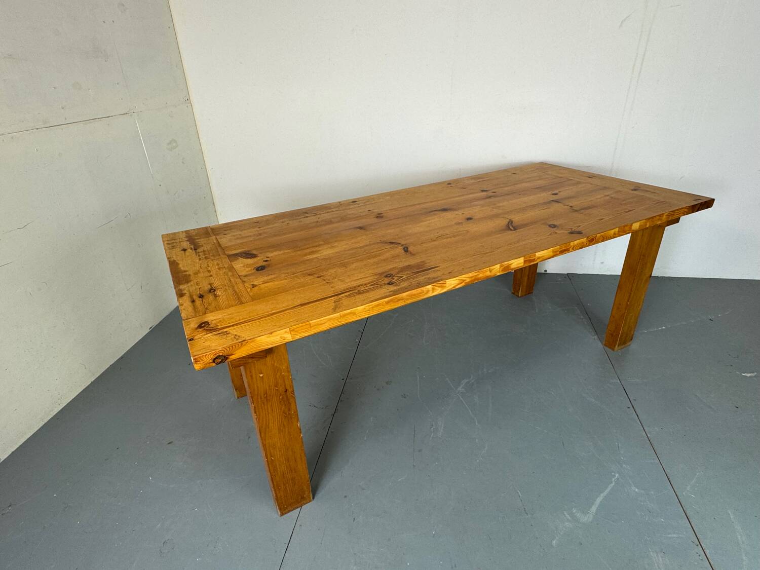 Ensemble de salle à manger moderniste du milieu du siècle en pin, style Chapo, Perriand, Jeanneret, années 50