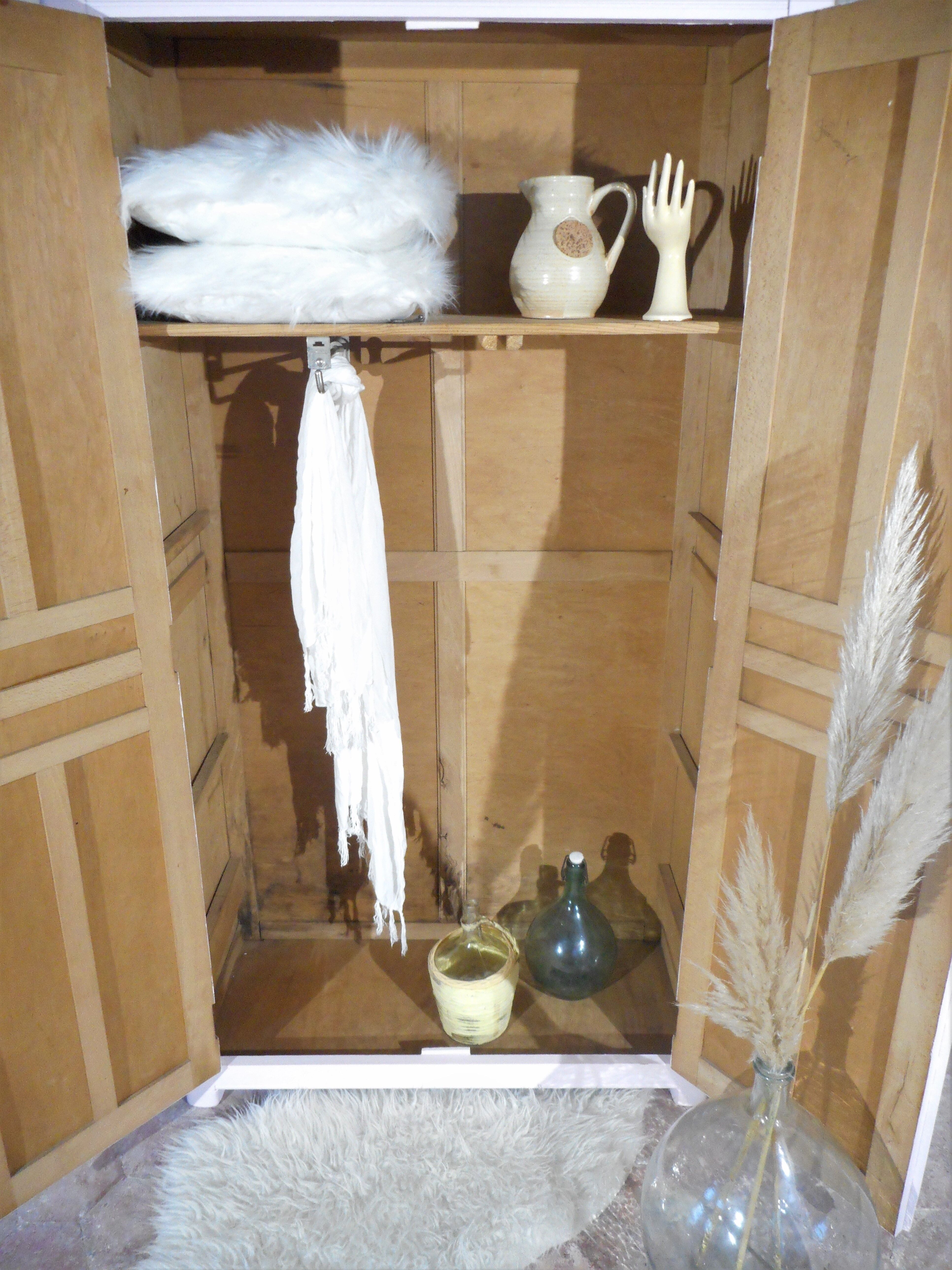 Armoire parisienne