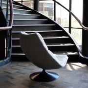 Artifort F511 chair