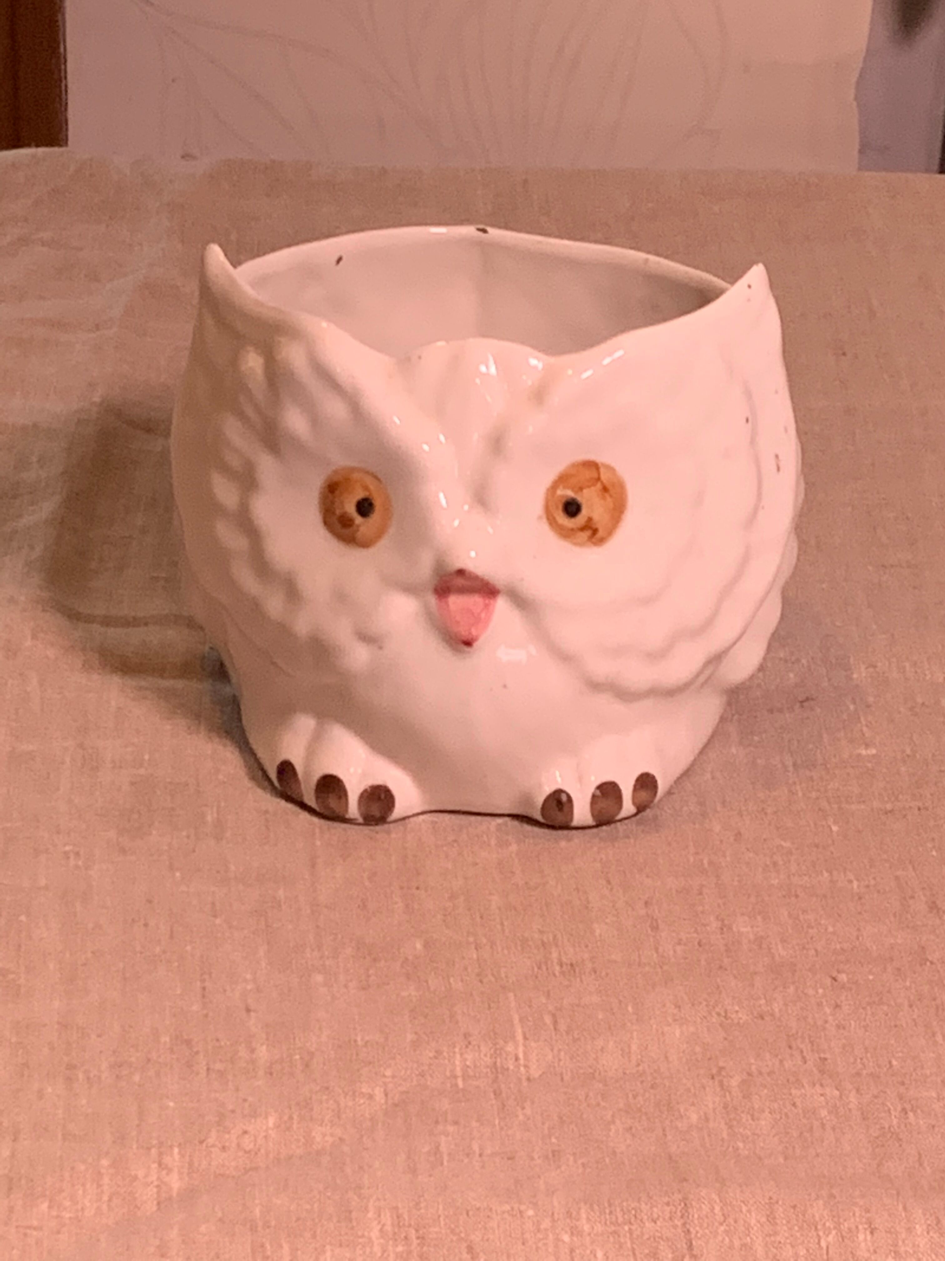 Cache pot owl glazed ceramic white slip earthenware siol Portugal
