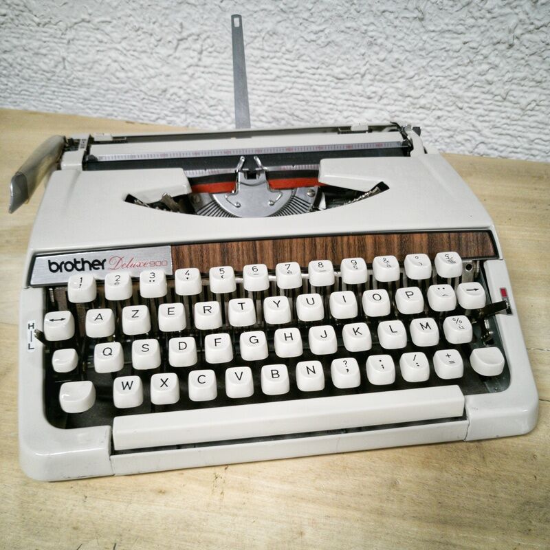 Brother Deluxe 900 Typewriter