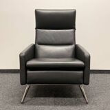 Fauteuil design en cuir noir par BoConcept