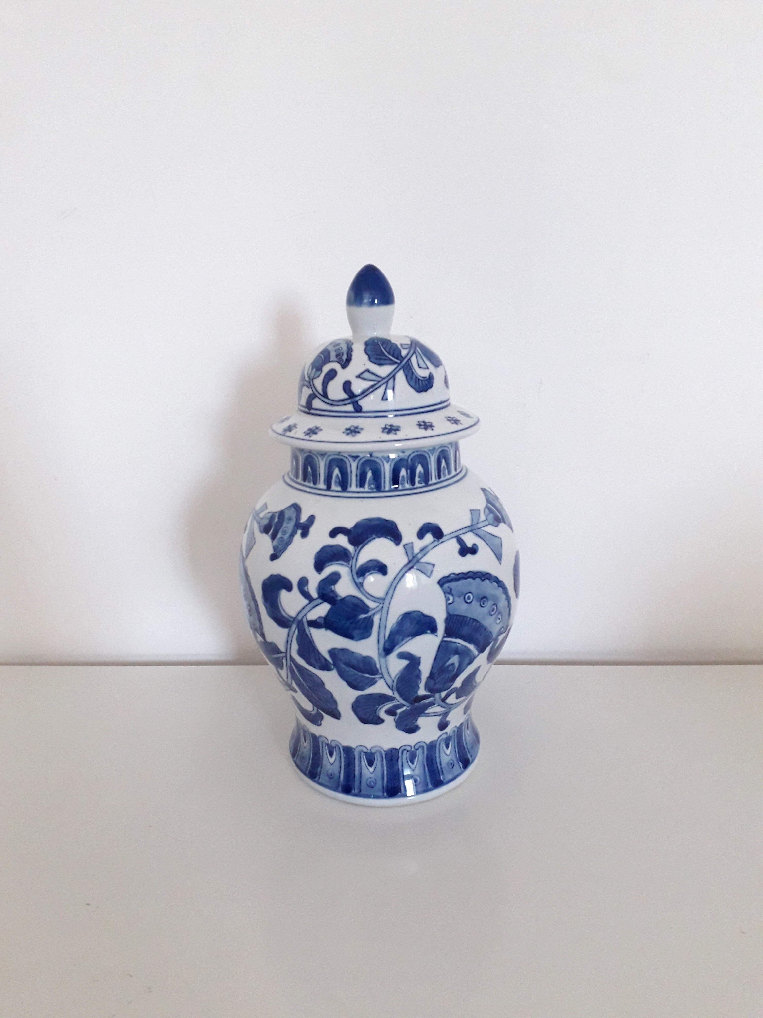 Old lid pot - asian porcelain - herbalism-1970-80