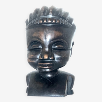 Wooden bust status Africa