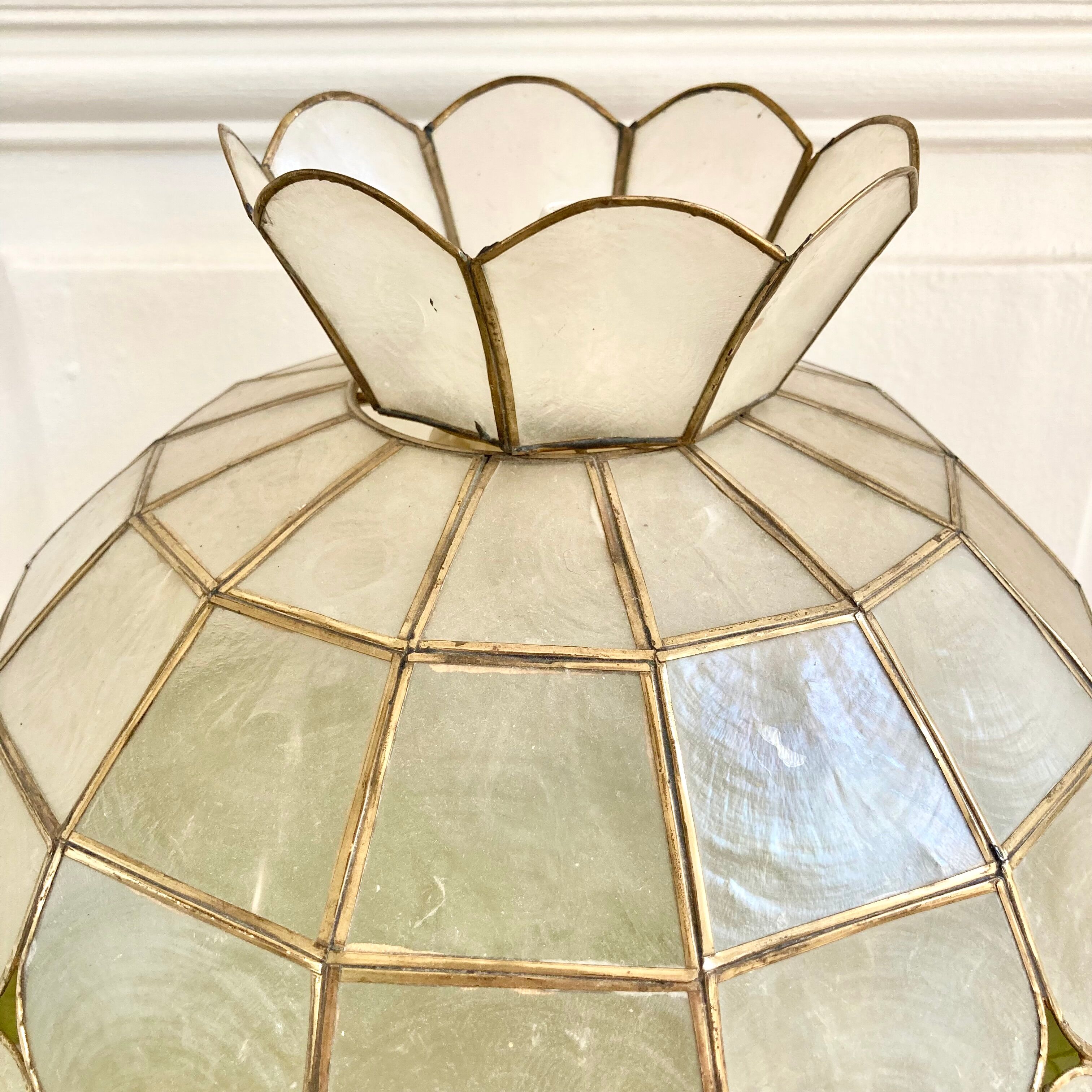 Suspension flower mother-of-pearl brass