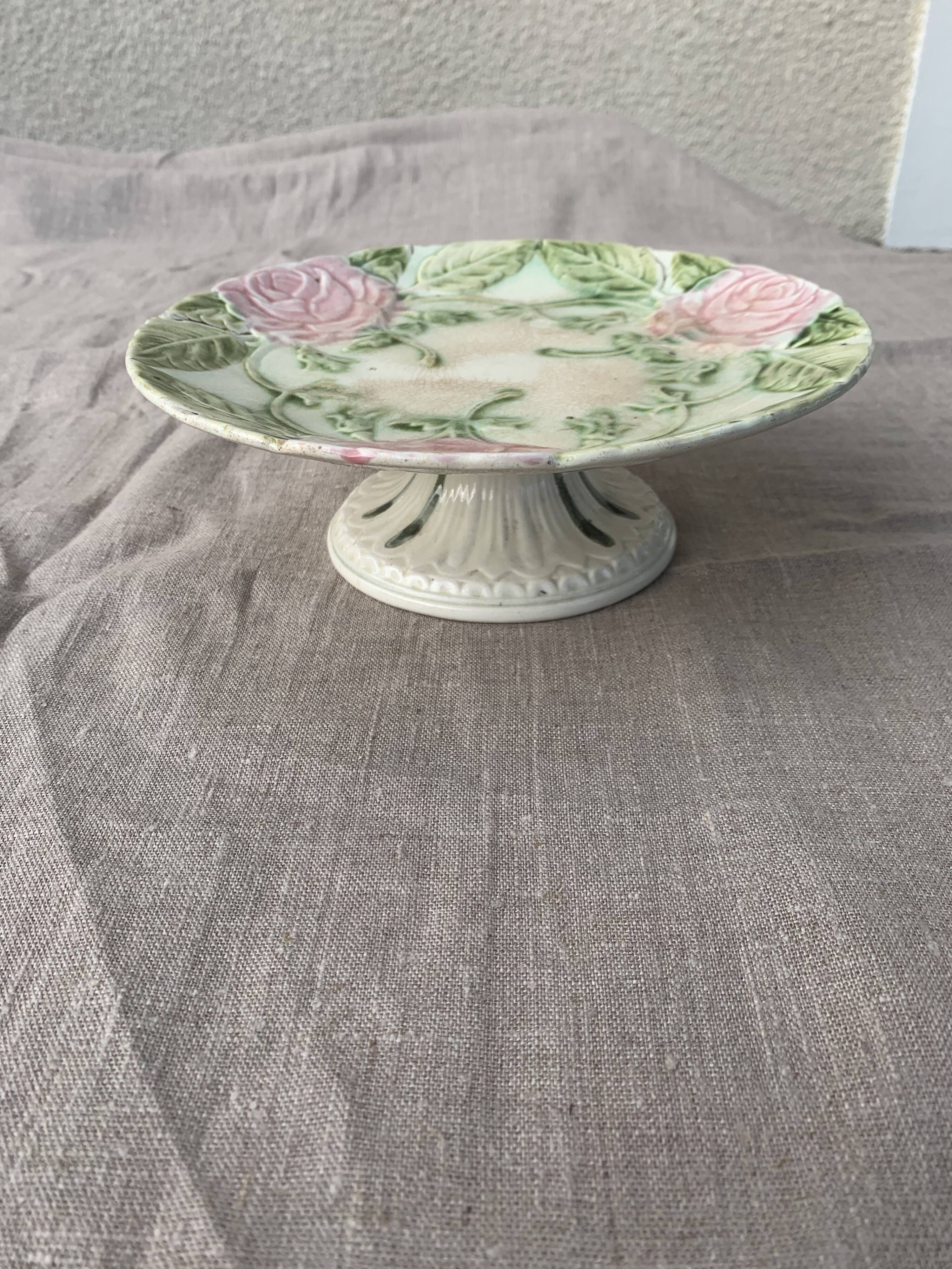 Compotier in slip pattern with art deco roses