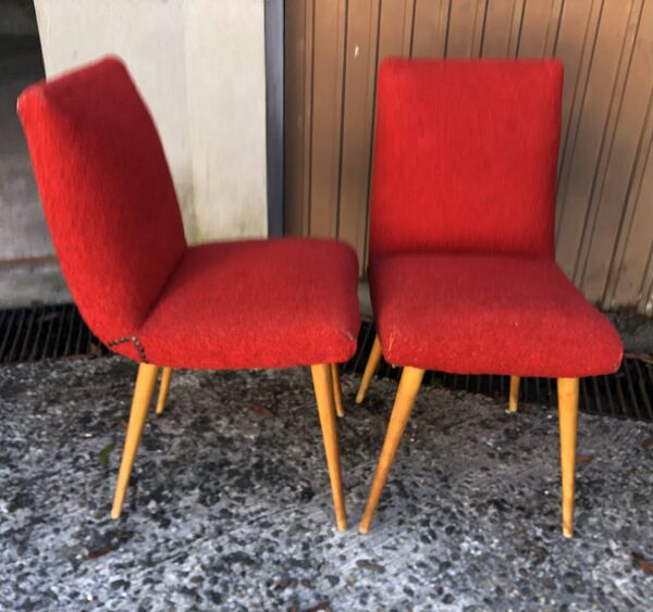 Chaises moumoute rouge vintage années 60