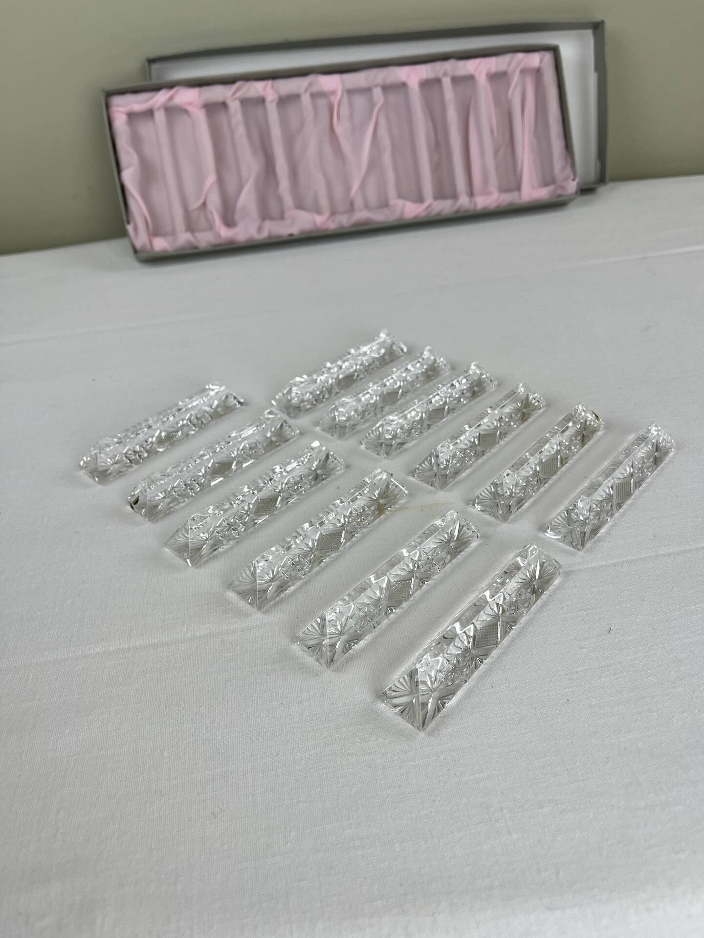 12 Crystal knife holders