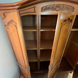Armoire 3 portes en merisier style Régence