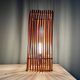 Lampe cube en bois et osier vintage