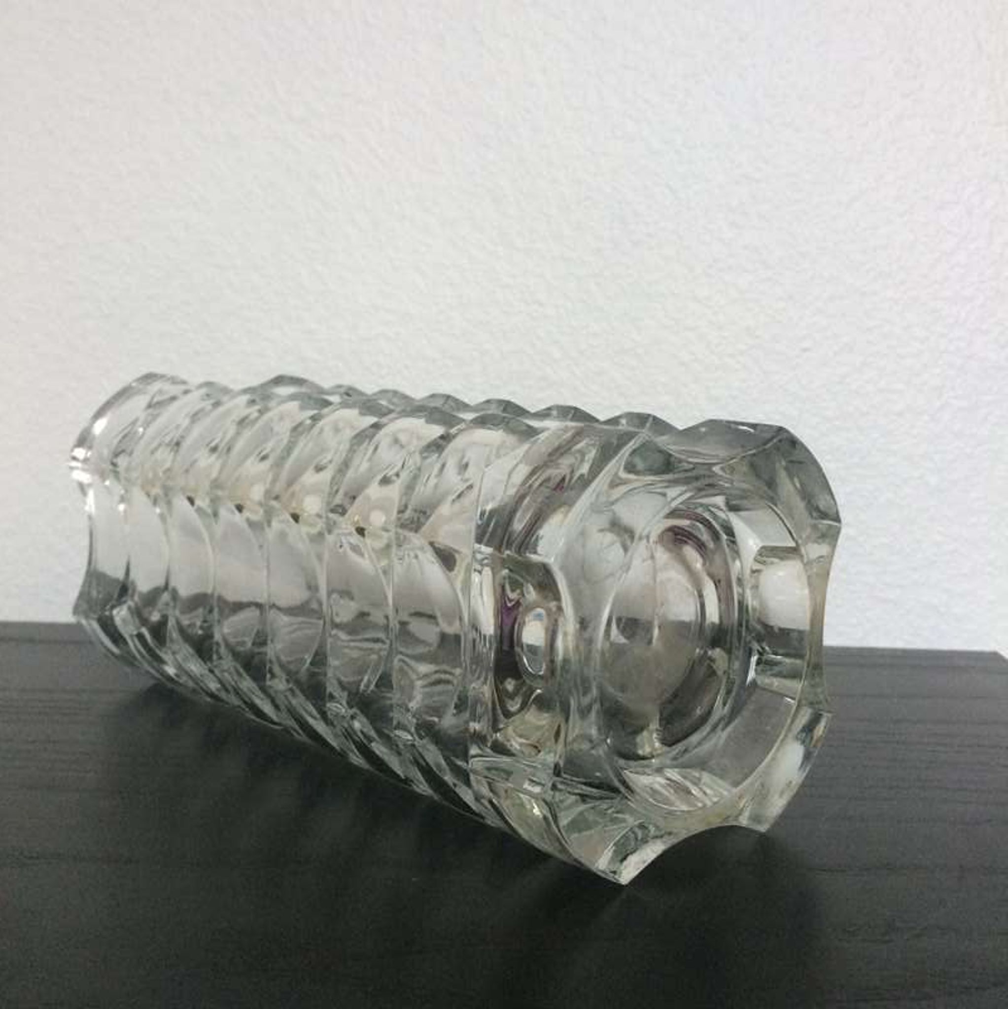 Vase en verre taillé