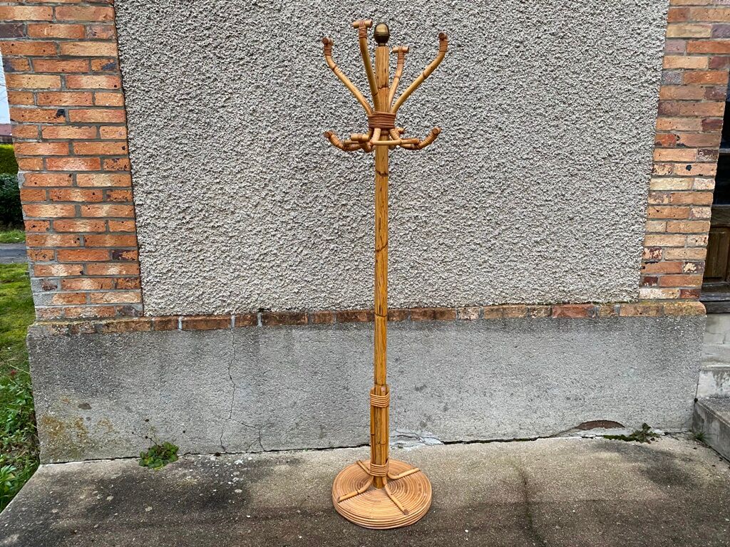 Parrot coat rack in vintage rattan 1970