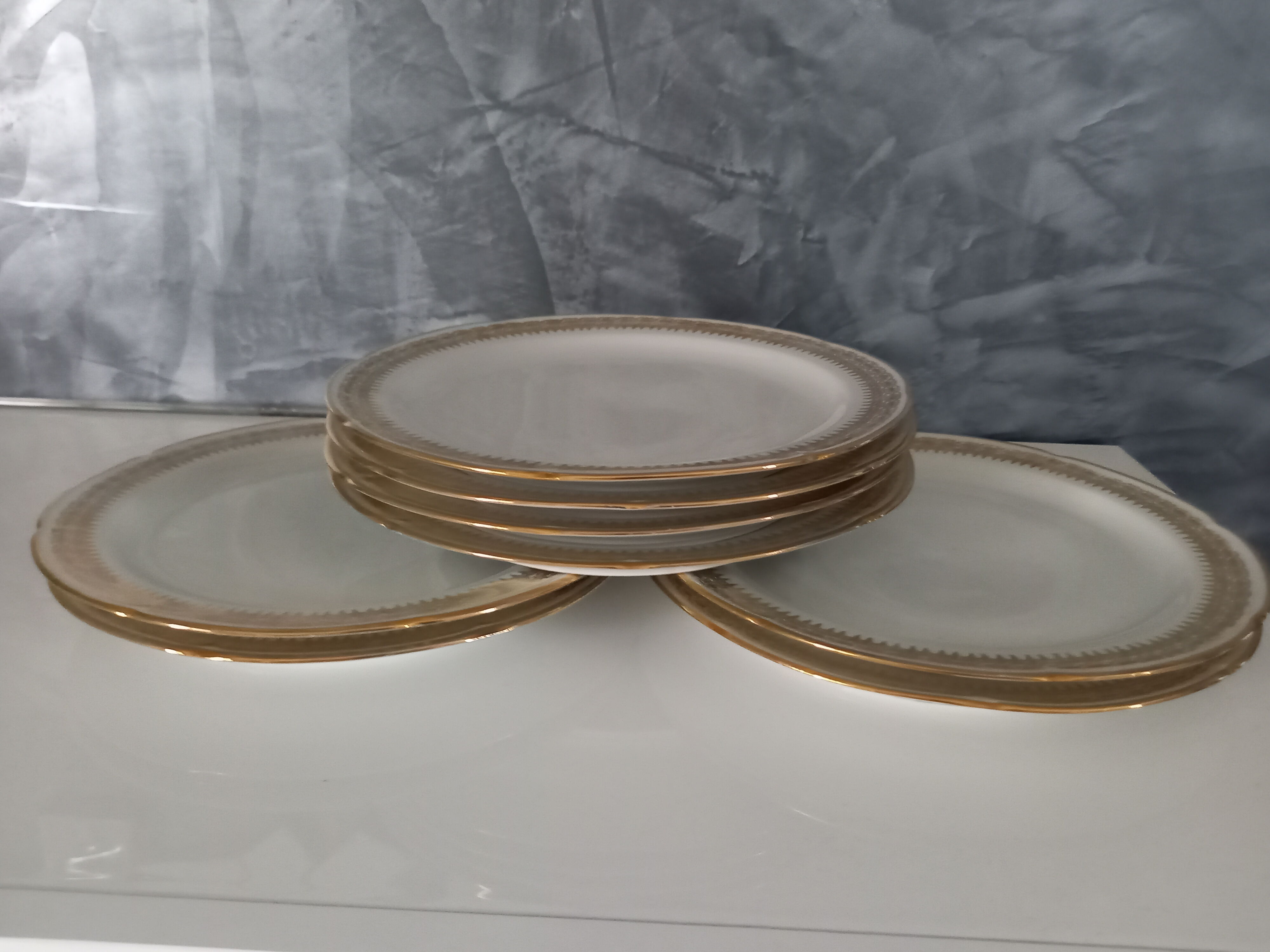 Lot of 8 flat plates