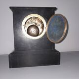 Black and green marble clock