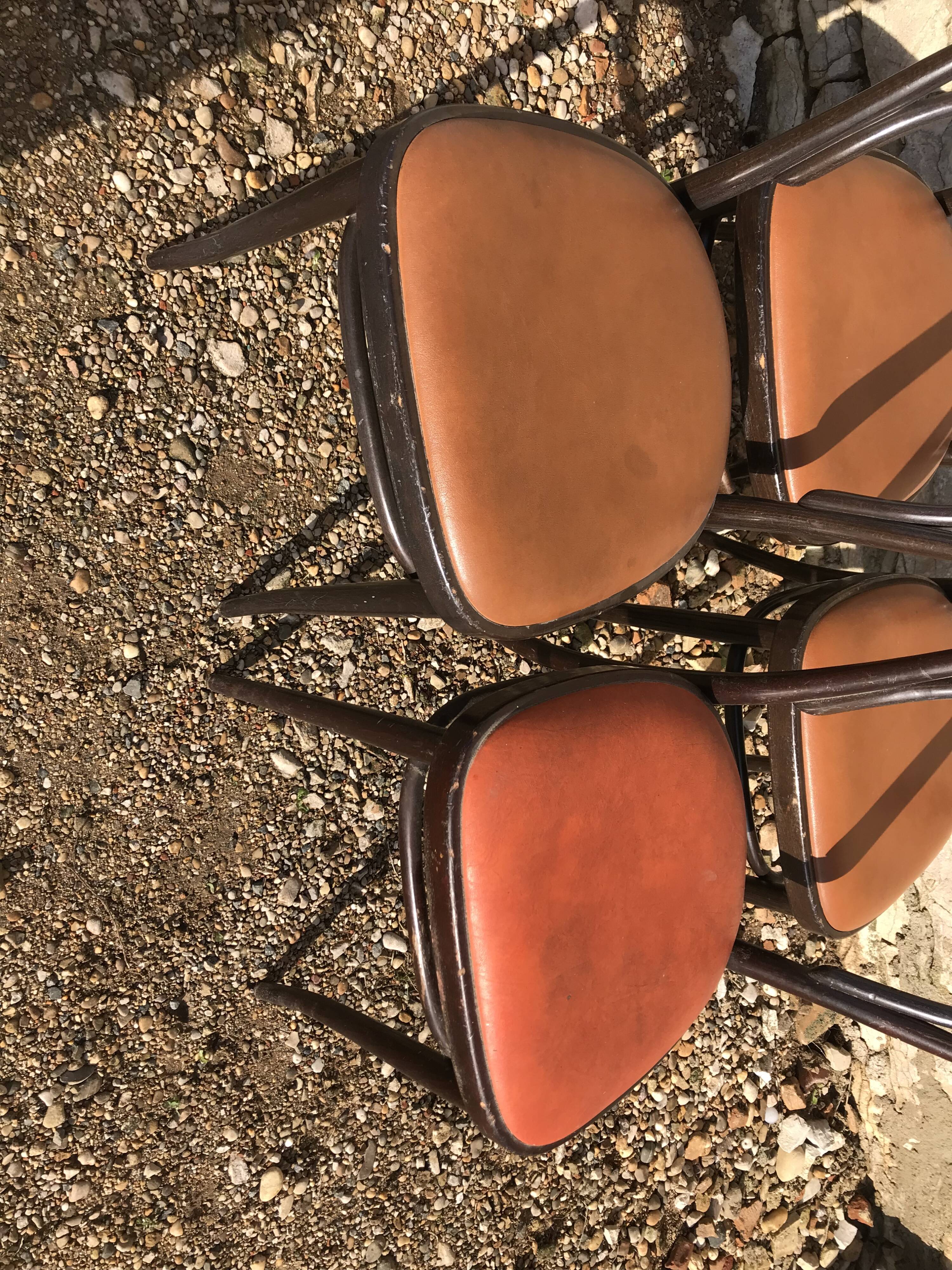Suite de 4 chaises bistrot Thonet