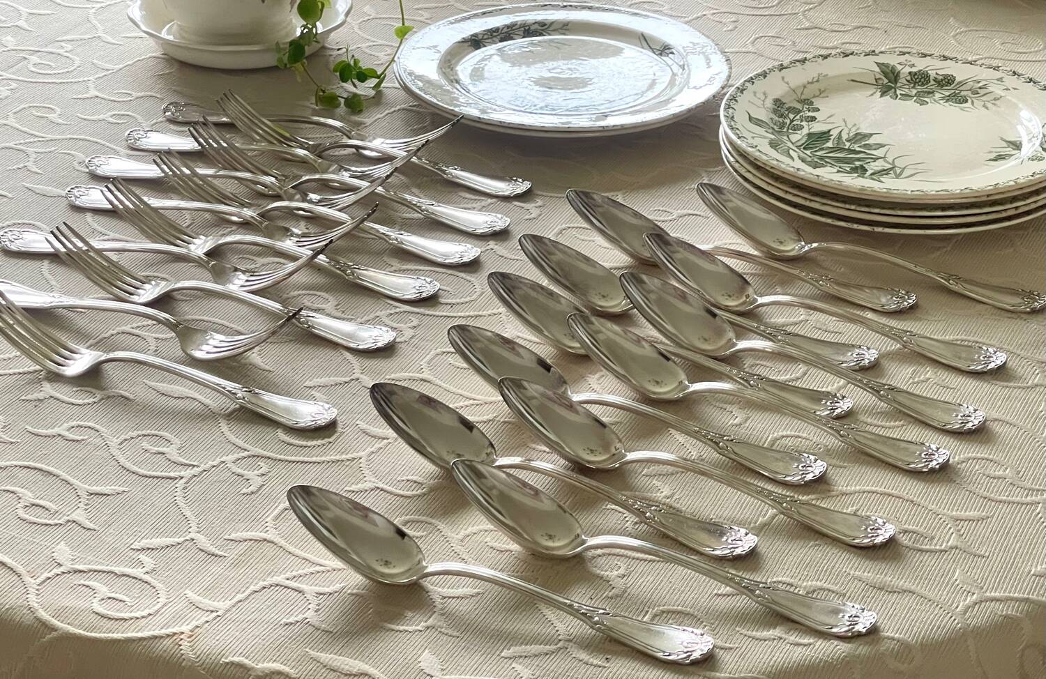 24 couverts anciens Louis XV.