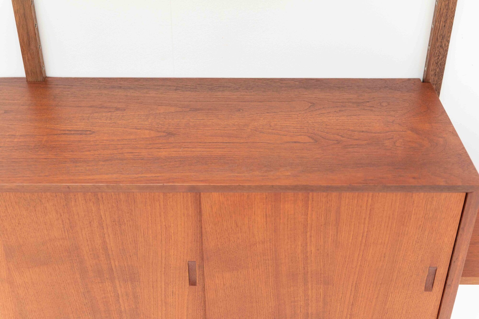 Wall unit with 4 modules by P. Cadovius