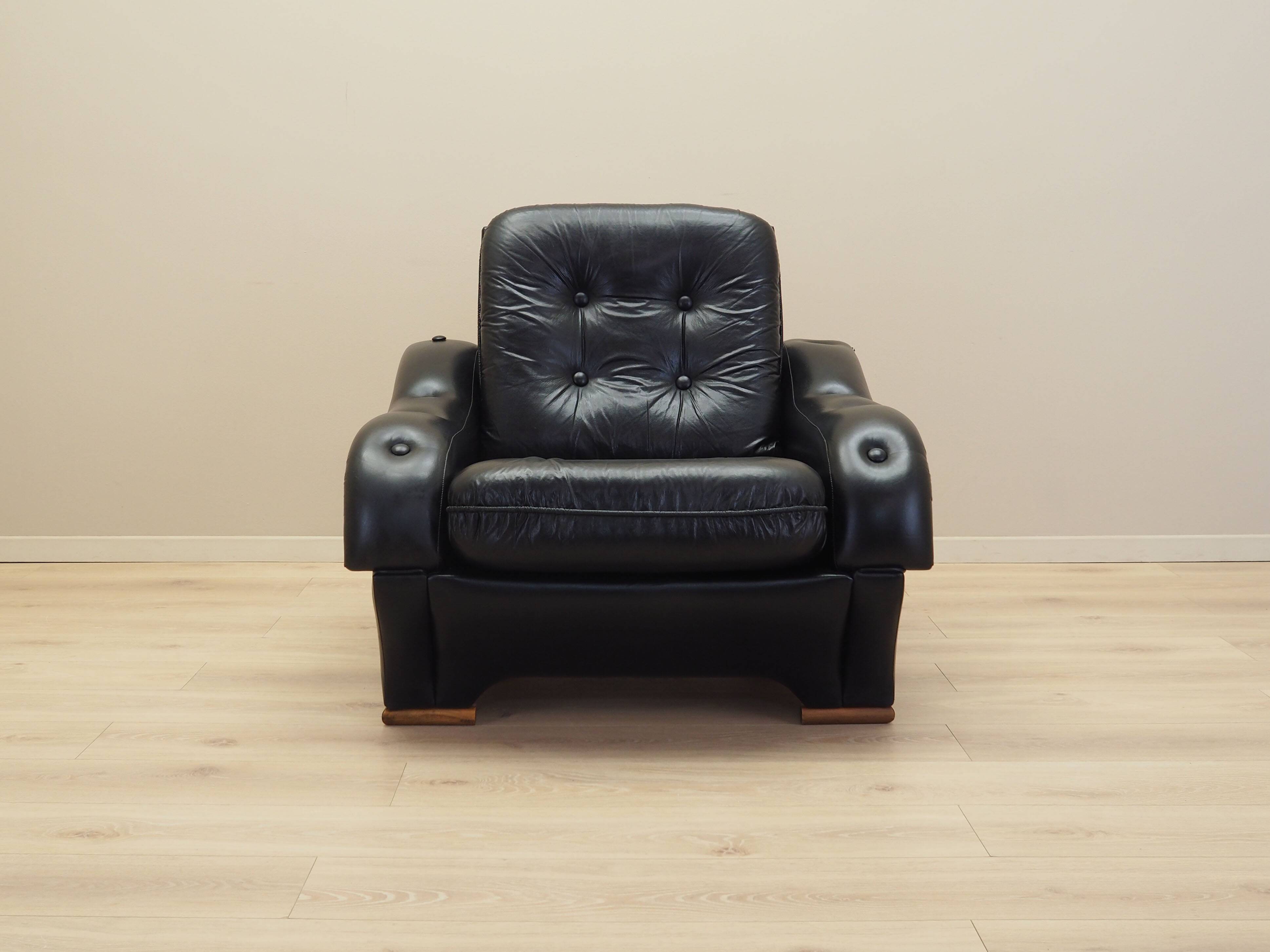 Black armchair, Italian design, 1980s, manufacture: Italy
