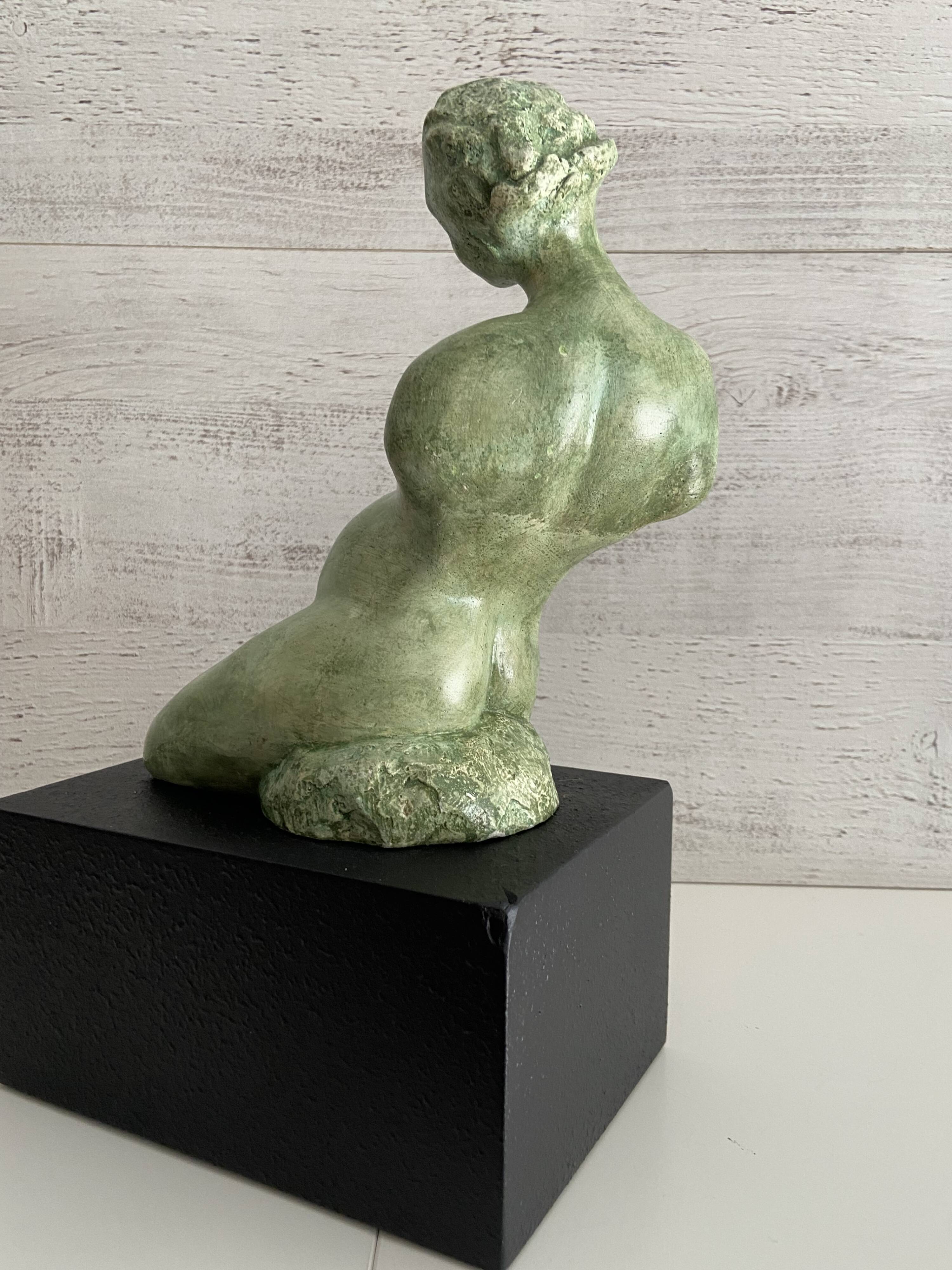 Contemporary & Atypical Design Sculpture Statue Figure Hard Plaster Art Deco