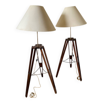 2x tripod lamps
