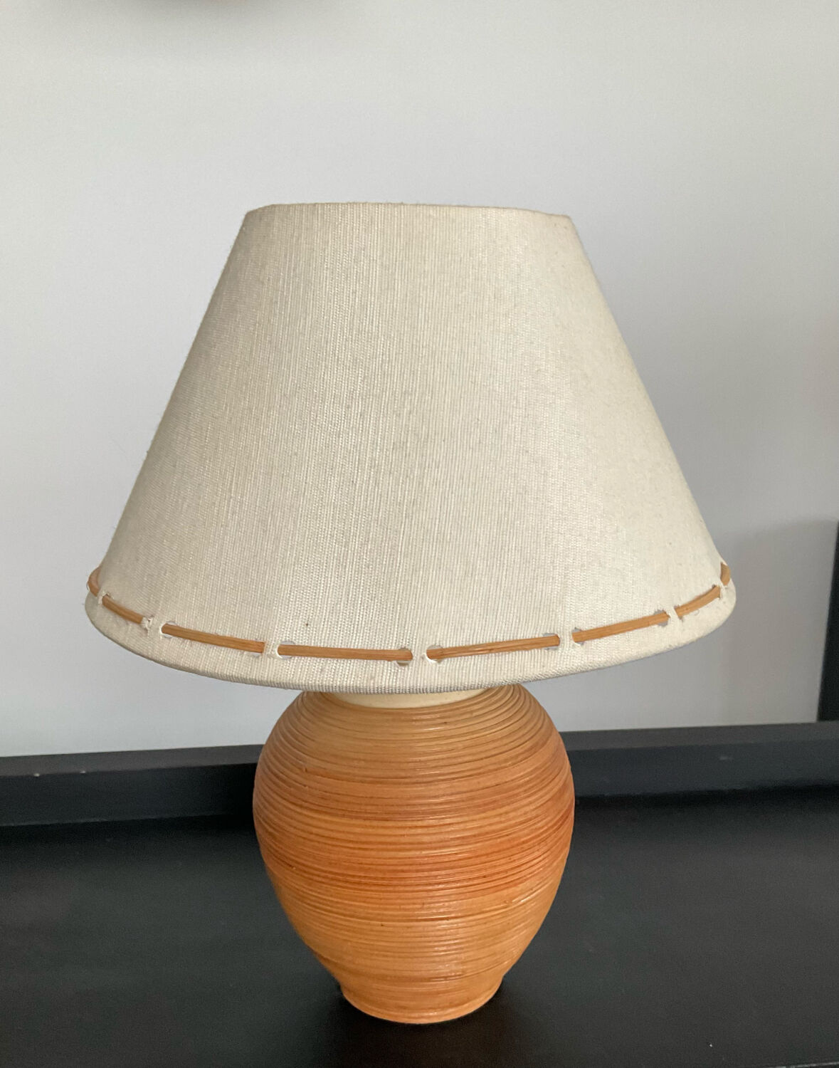 Vintage lamp from the 70s in ceramic and wicker