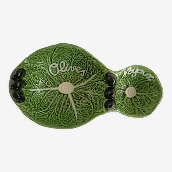 Aperitif cabbage dish / servant with two compartments in slip