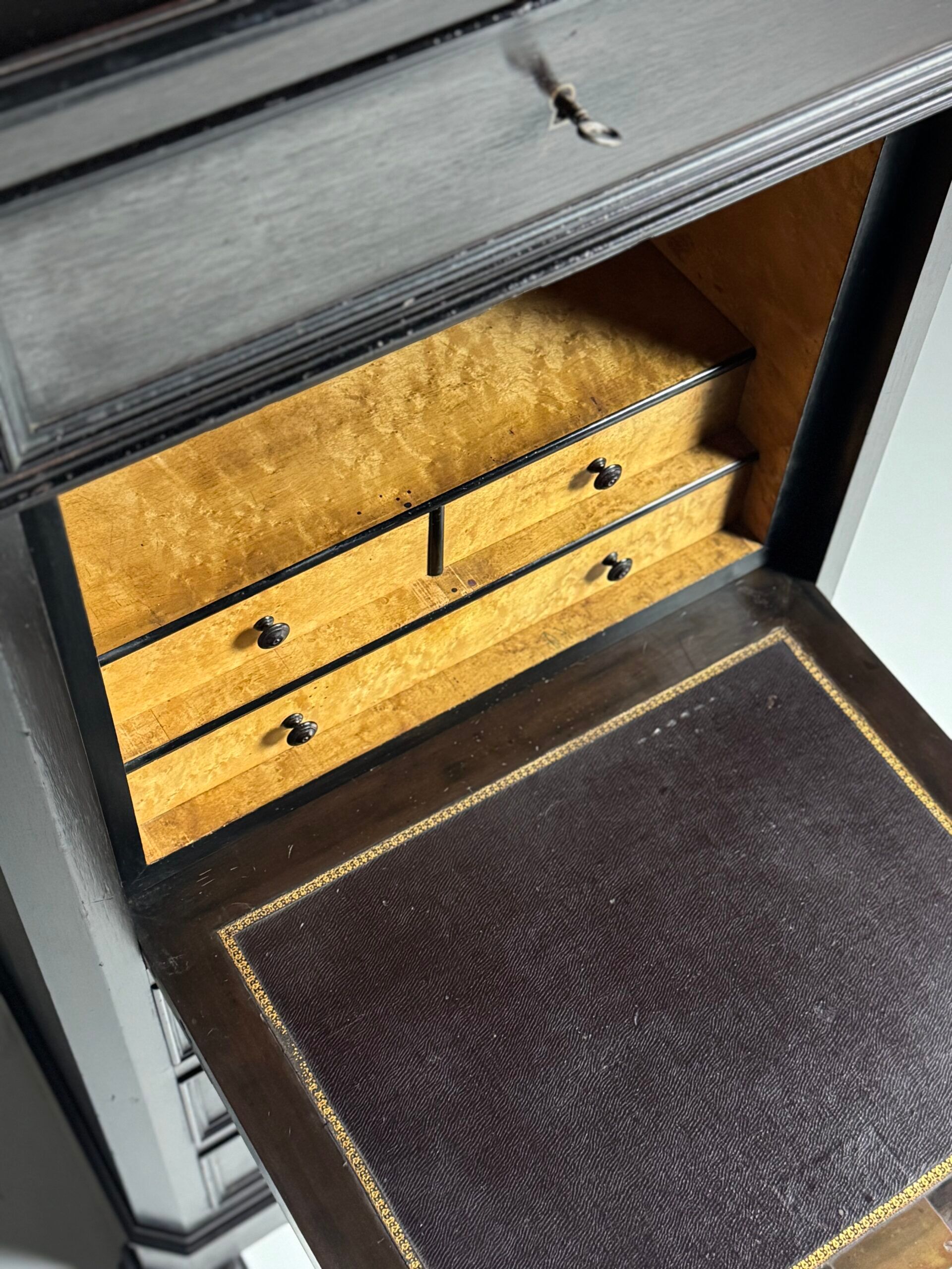 Louis Philippe secretaire black