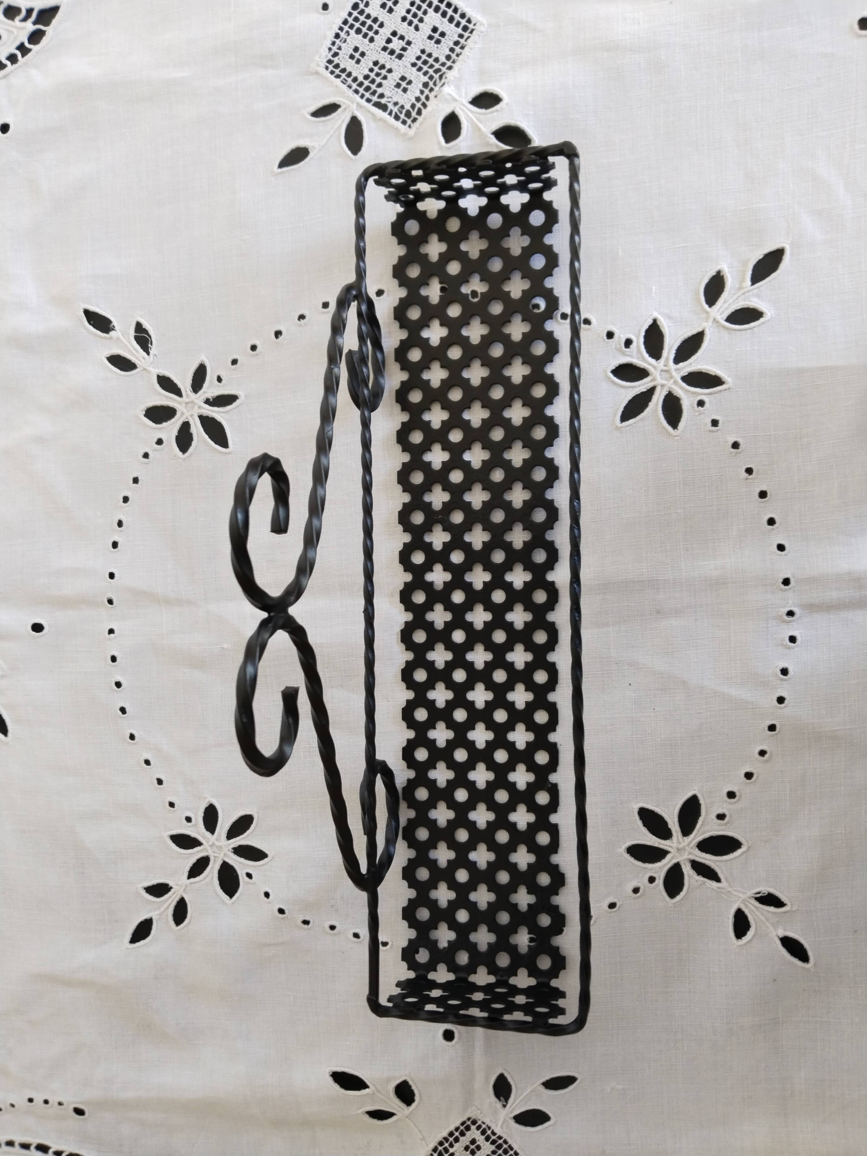Spice rack in black openwork metal