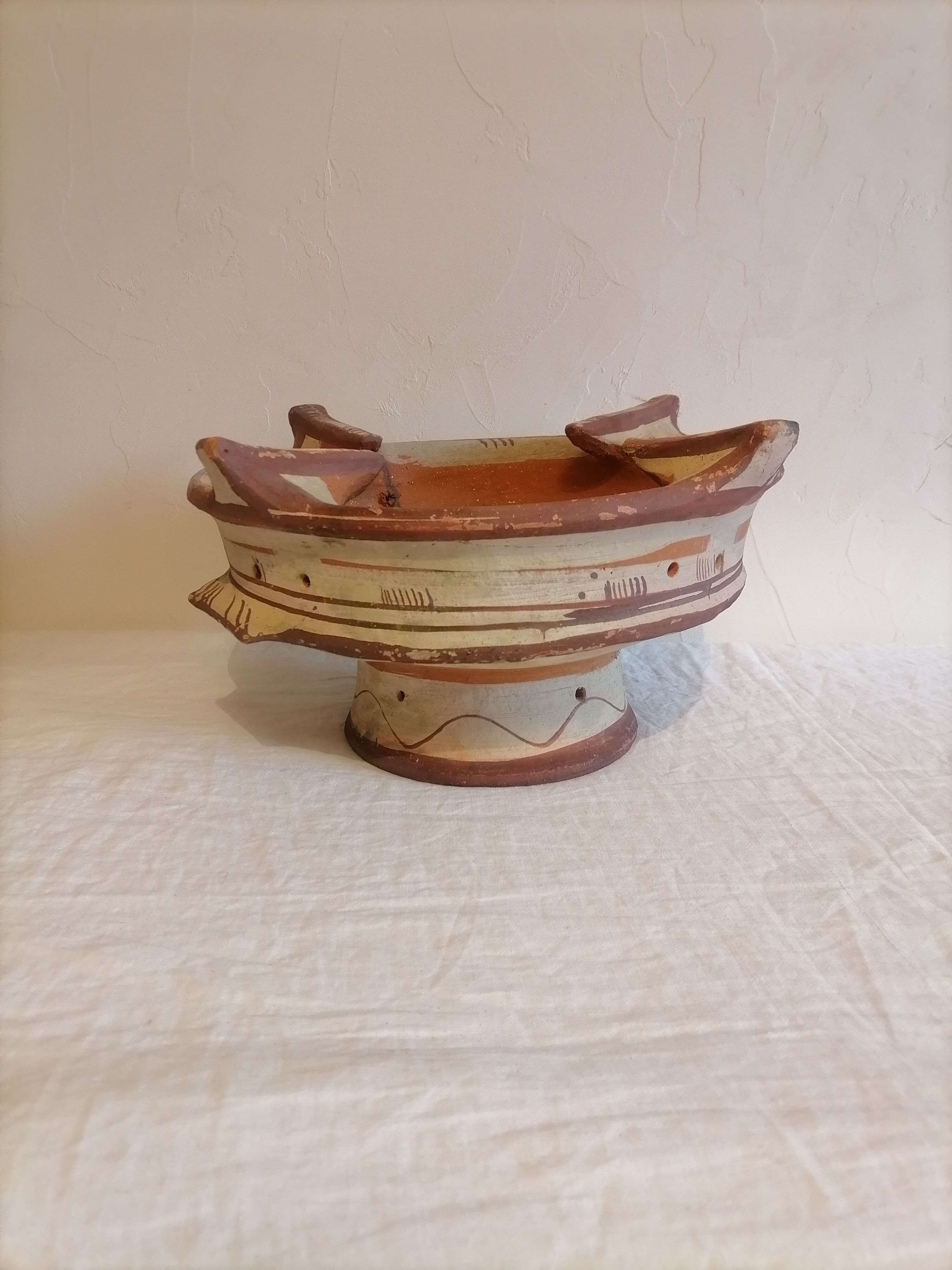 Pot cover, vase holder. Berber terracotta from the 50s.