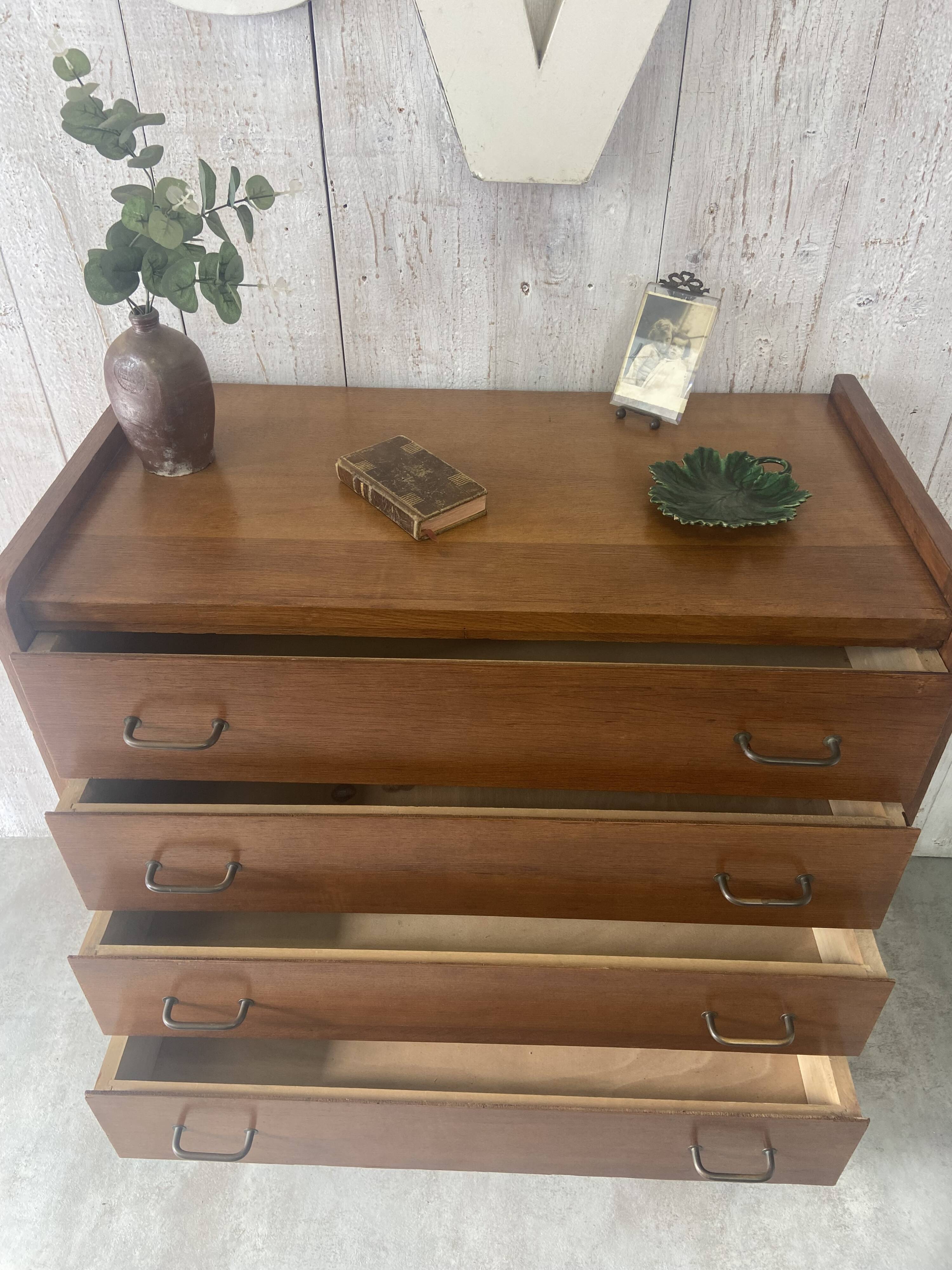 Vintage chest of drawers with tapered legs