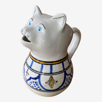 Cat pitcher