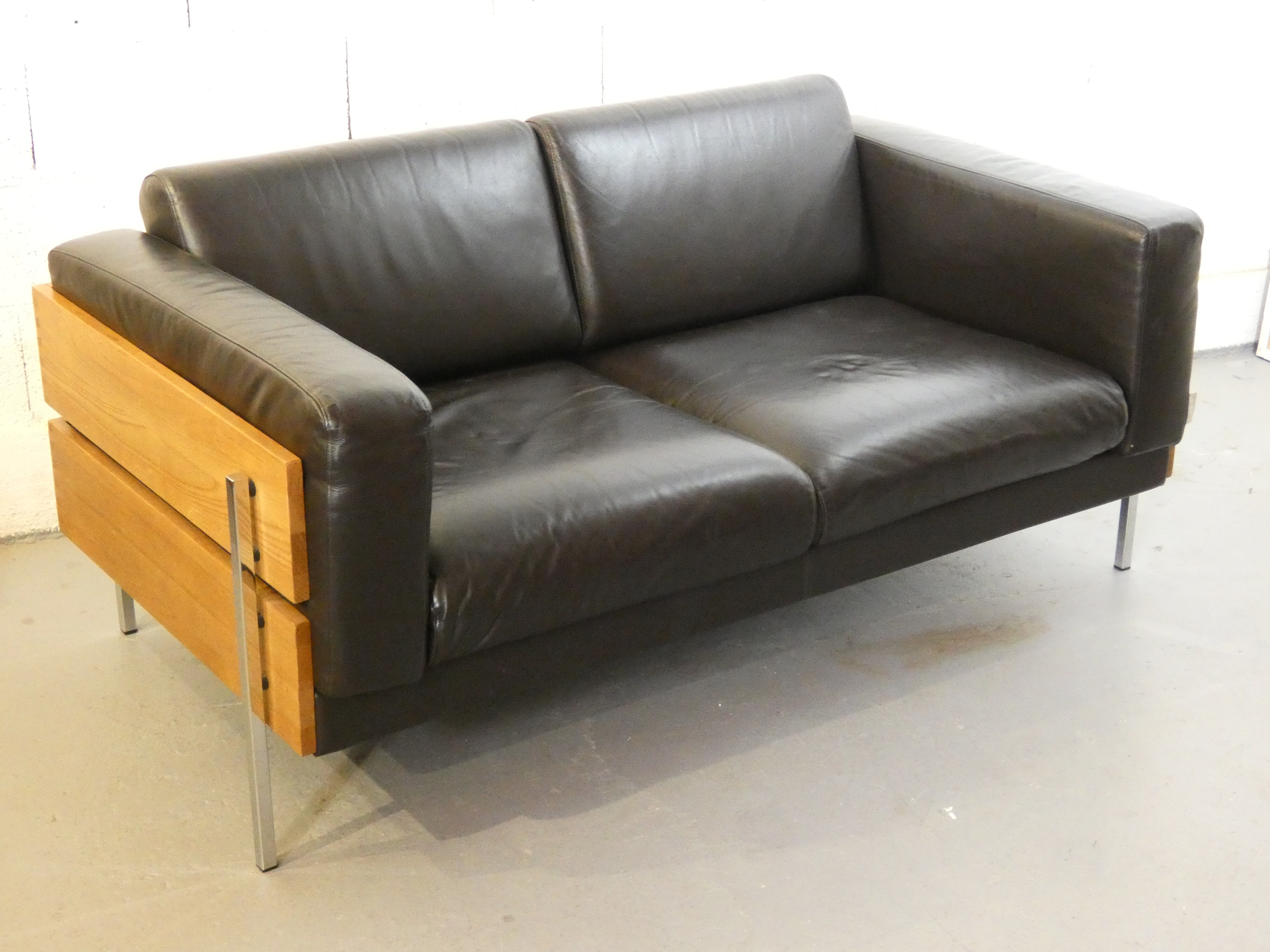 Sofa Forum by Robin Day published by Habitat