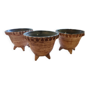 Three large ceramic plant pots Accolay