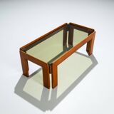 Table basse avec plateau en verre fumé attribuée à Scarpa
