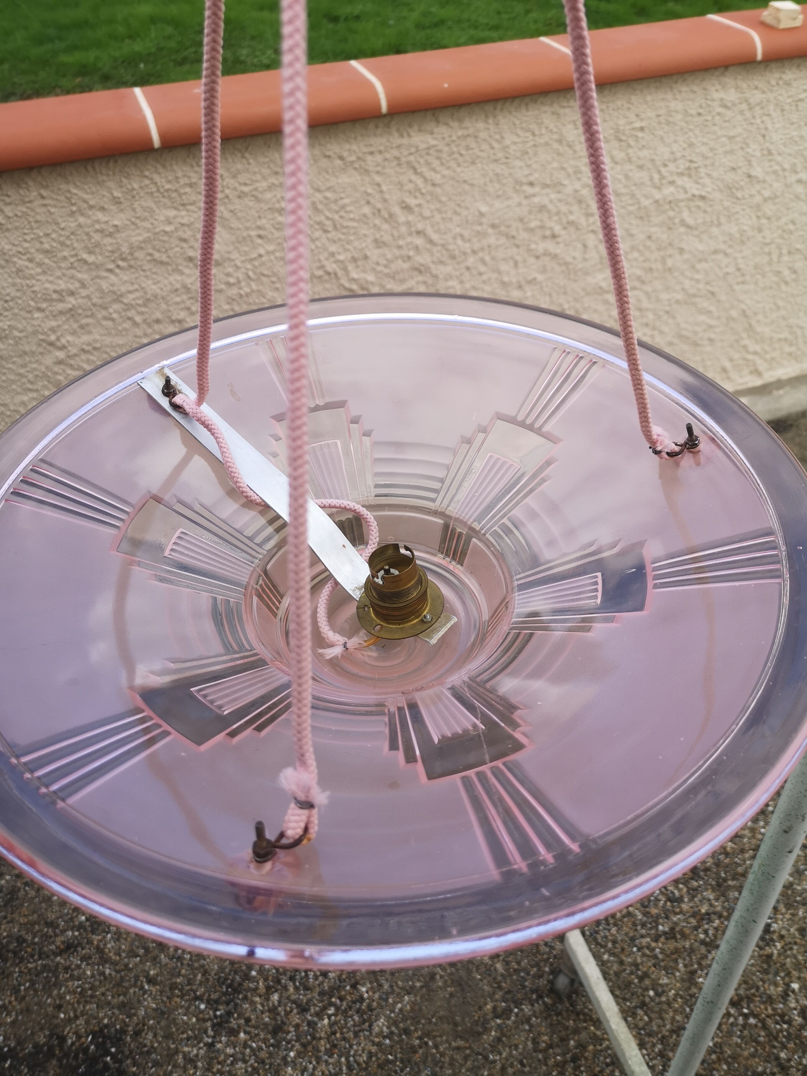 Glass pendant light