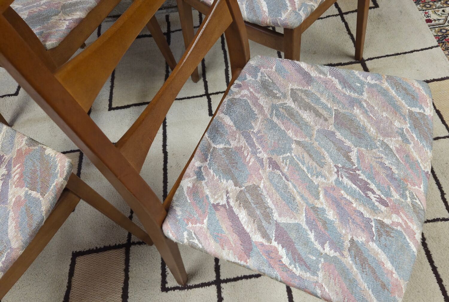 Set of 4 vintage Welzel chairs in 1970s Scandinavian style.