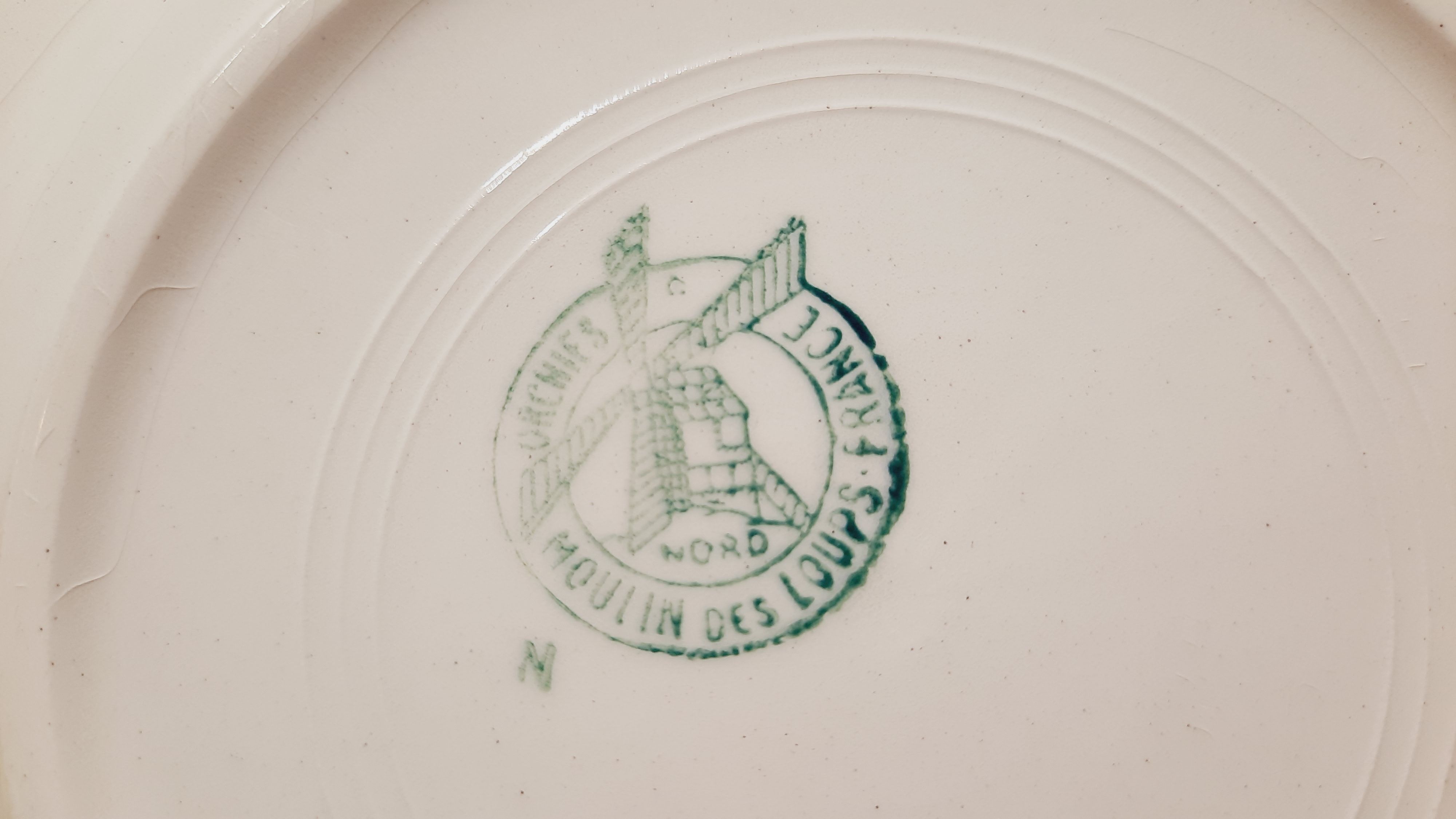 Lot 3 dessert plates Tablecloth