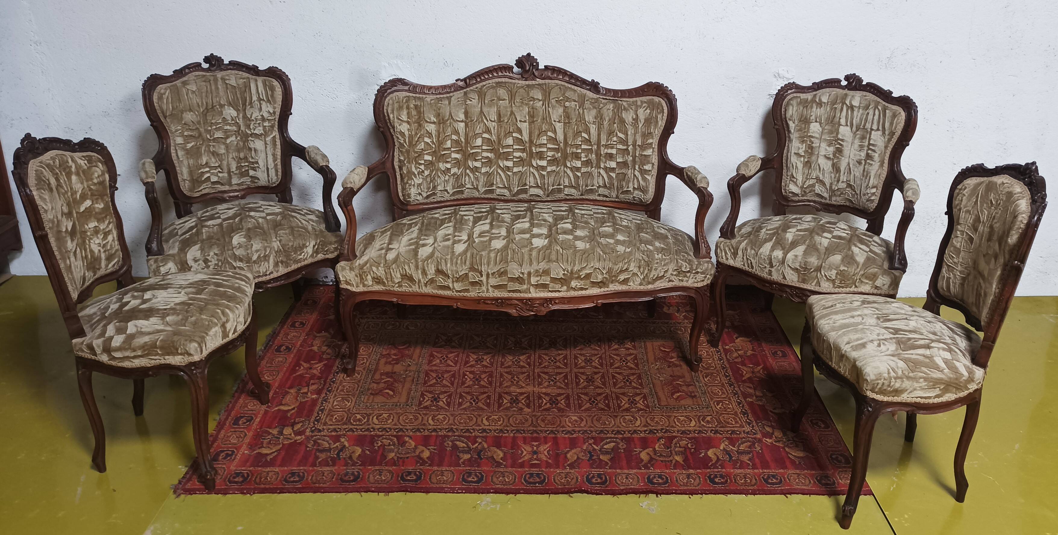Living room set of Rocaille bench and armchairs in walnut