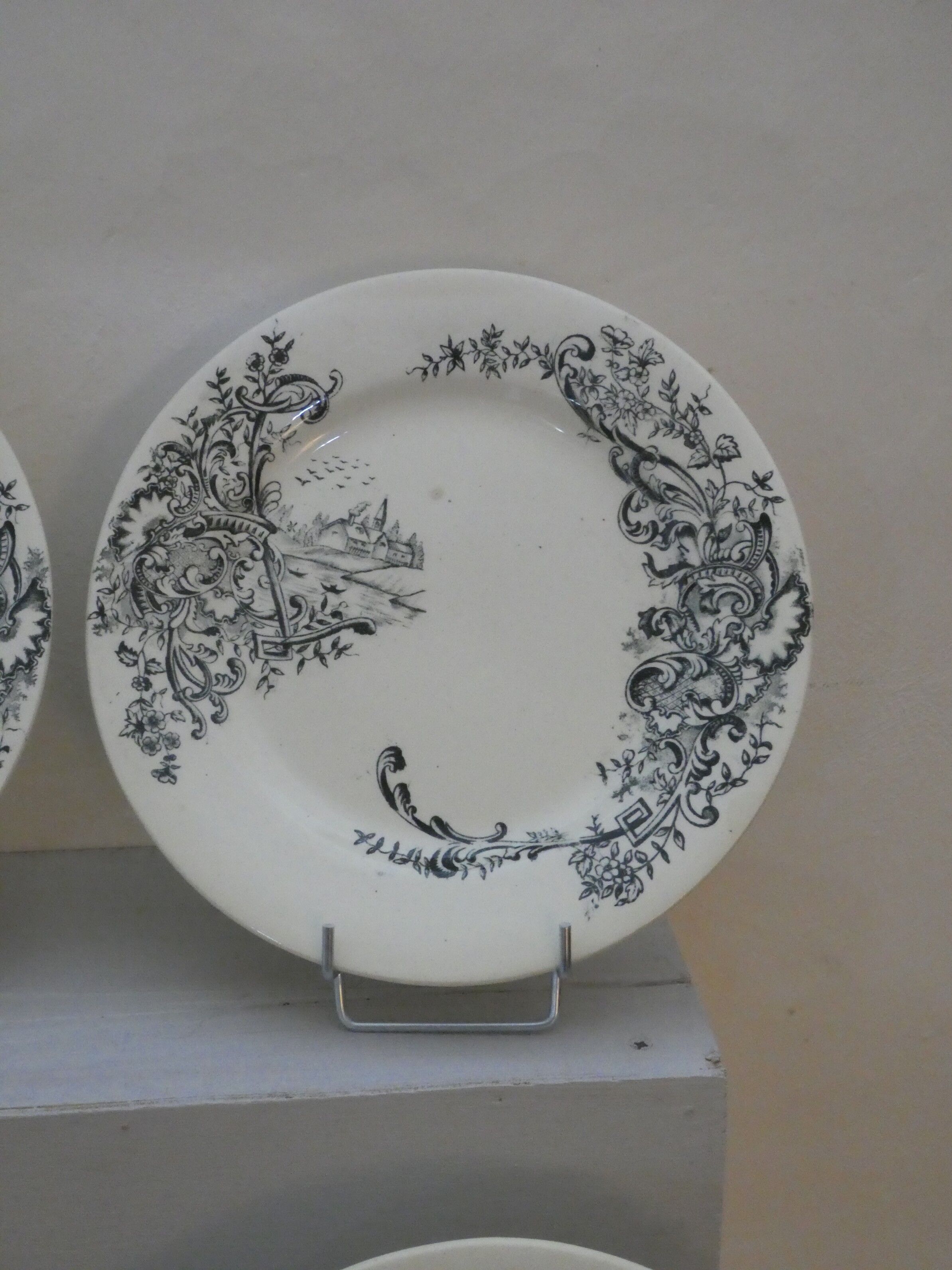 Lots of 12 Salins plates