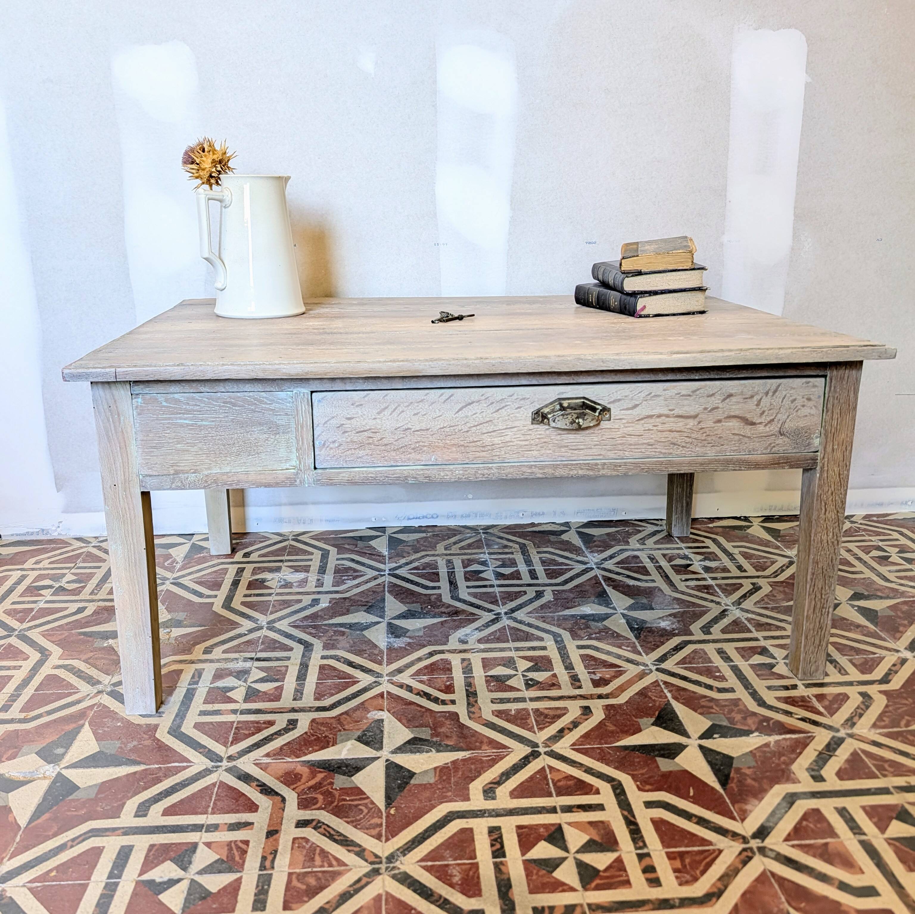 Farmhouse coffee table in oak