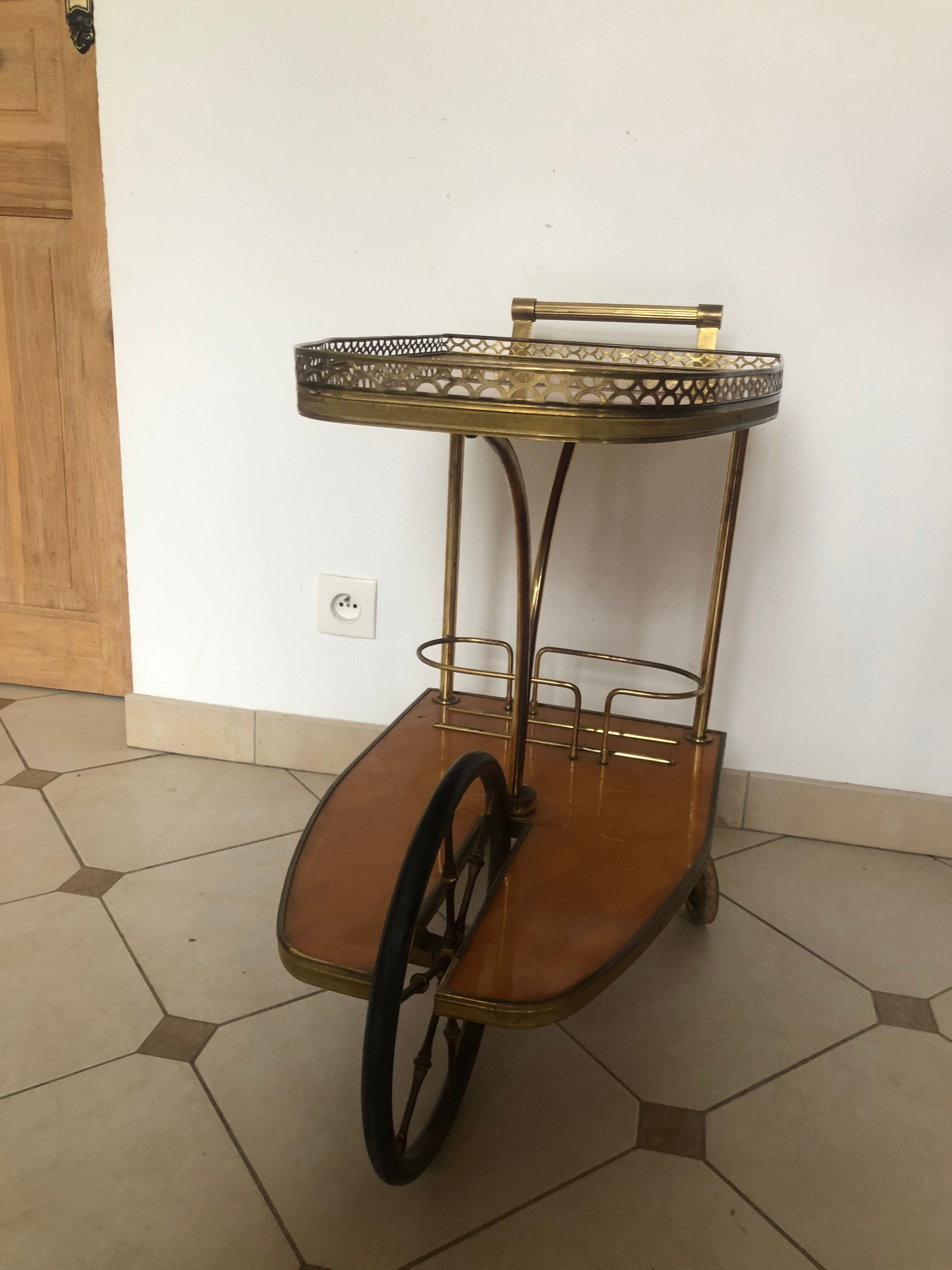 Vintage service on wheels