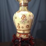 Large polychrome Chinese vase