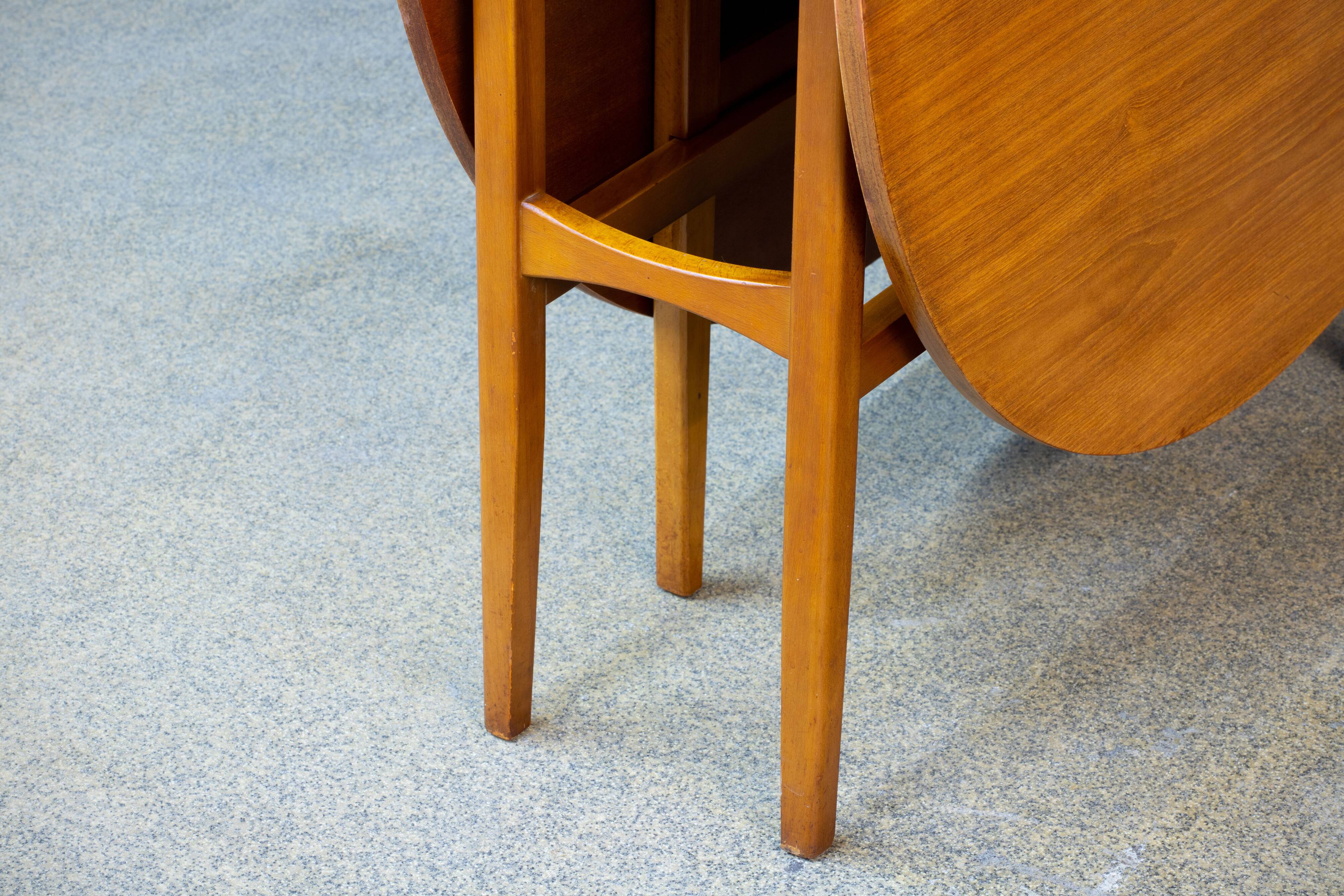 Dining table in scandinavian teck 1960