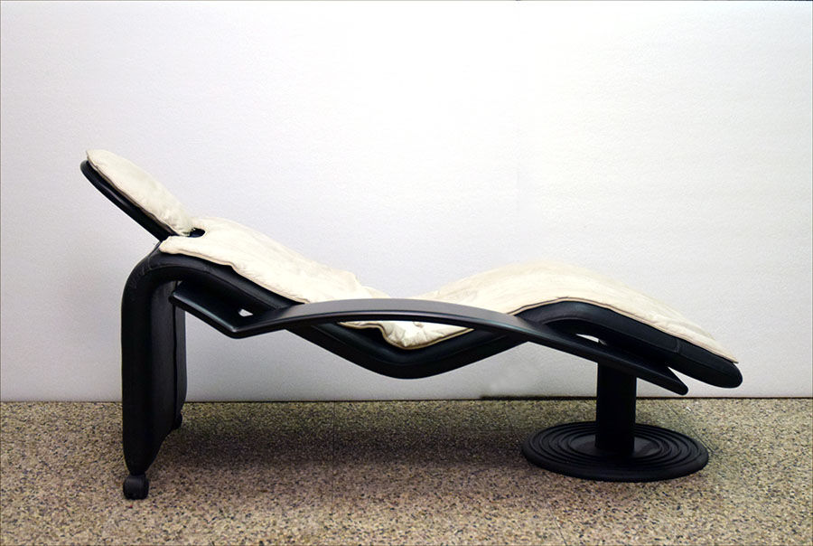 Chaise longue on wheels, Italian production, 1980s