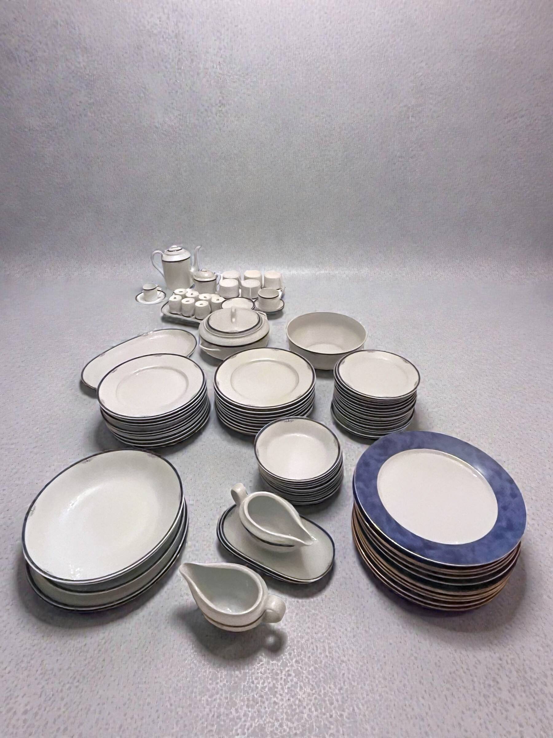 Tableware, complete 94-piece Limoges porcelain dinner service, 20th century