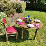 Round table with flaps